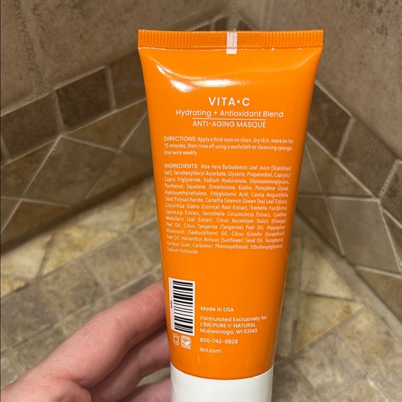 VITA-C Anti-Aging Masque - Picture 3 of 8